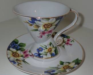TEA CUP & SAUCER