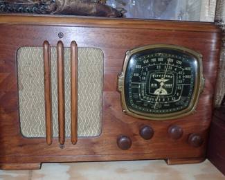 VINTAGE TABLE RADIO4