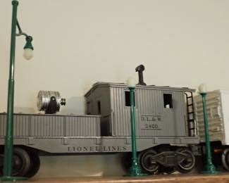 TRAIN ACCESSORIES & CARS