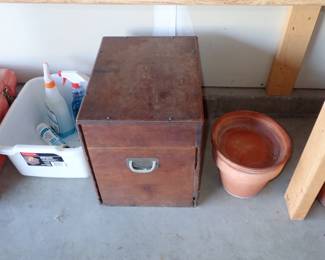 VINTAGE WOOD BOX