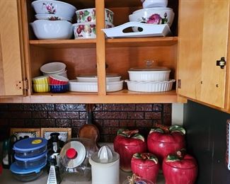 MANY NICE KITCHEN  ITEMS