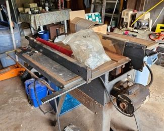 TABLE SAW