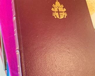 1st premium edition 1995 of Pope John Paul 2nd. “Crossing the “Threshold of Hope”