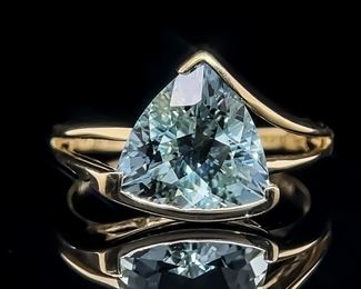 Aquamarine Ring in 14k Yellow Gold
