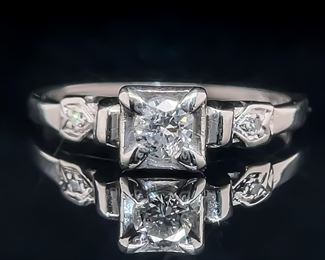 Vintage Styled Diamond in Platinum