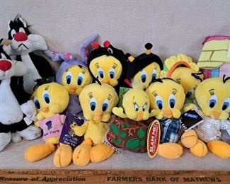 Looney Tunes stuffed toys