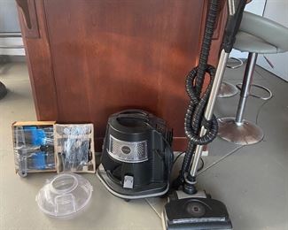 Rainbow vacuum complete with attachments 