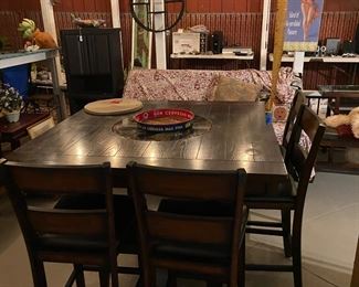 Table /4 chairs.
Built in lazy Susan 