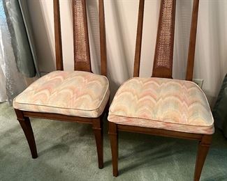 #8 Oak pedestal table with leaf and 6 chairs 24-48x28 $150.00