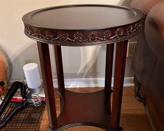 #19 Side table 18x26.5 $20.00