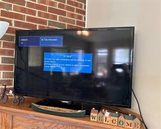 #30 Samsung tv 40" no remote $20.00
