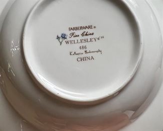 Farberware Wellesley dishes