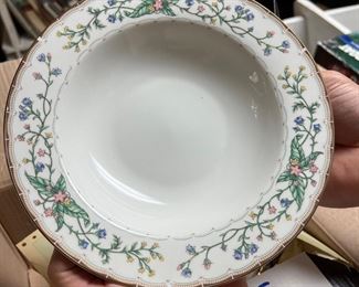 Farberware Wellesley dishes