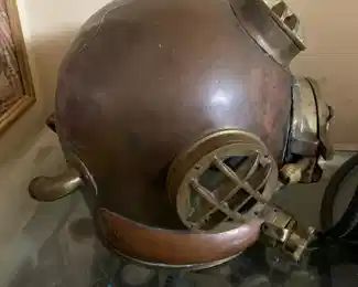 Diving helmet