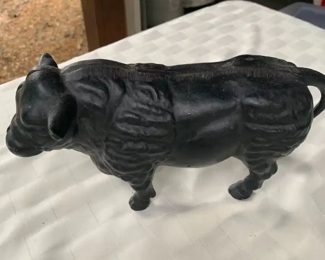 Bull coin bank