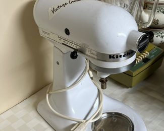 Kitchenaide mixer (has beater; whisk and dough hook and bowl)