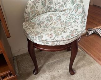Vintage Retro Round Swivel Boudoir Vanity Chair Queen Anne Legs