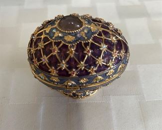 Joan Rivers Imperial Collection - Enamel egg