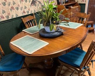 Dining table and 6 chairs