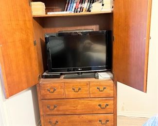 Storage chest or TV cabinet