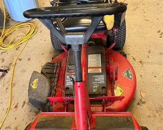 Snapper lawn tractor 33HIVAC