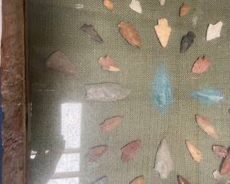 Shadow box with arrow heads