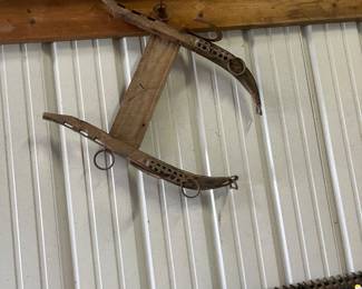 Primitives and rakes for decor