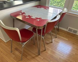 1950s MCM Mid-Century Aluminum Red and Black Dining Table with Four Chairs