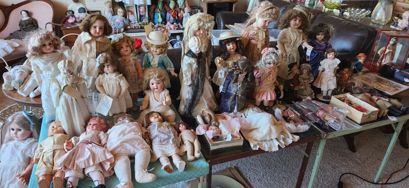Dolls, Dolls and more Dolls!!!