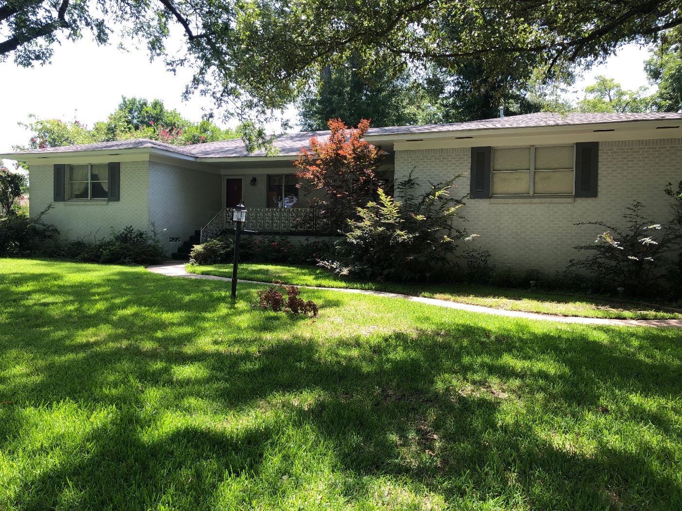 Johnson living Estate Sale in Longview, TX starts on 7/20/2023