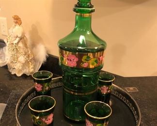 DECANTER SET W/ TRAY