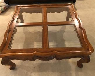 WOOD & GLASS COFFEE TABLE