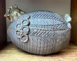 Art Pottery Chicken