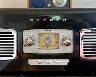 Teac Turn Table & AM/FM Radio SL-A100