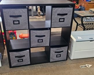 STORAGE CUBES / SHELVES