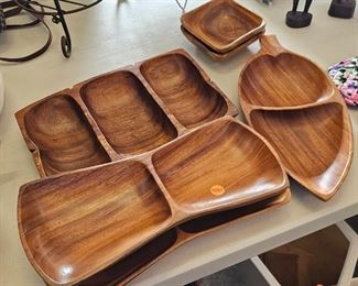 LOT OF WOODEN BOWLS