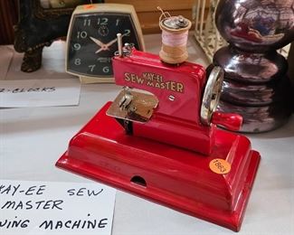 KAY-EE SEW MASTER SEWING MACHINE