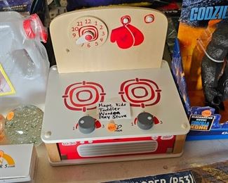 WOOD TODDLER PLAY STOVE