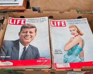 LOT OF VINTAGE LIFE MAGAZINES