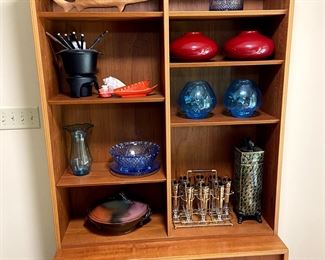 Beautiful MCM Uldum Mobelfabrik shelf unit, made in Denmark.  Can be used as two separate pieces.