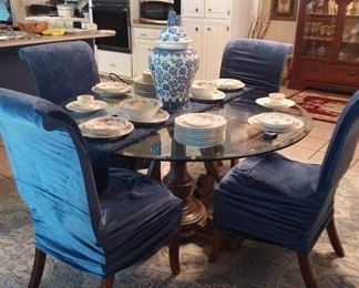 Beautiful dining set with four chairs