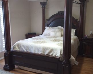 4 post bed canopy style queen bed with temperpedic mattress 