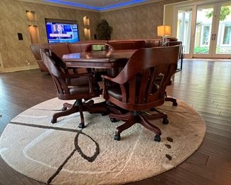GAME TABLE AND ROUND RUG