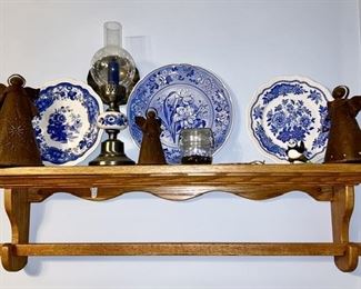 Blue & white decor, metal angels, wooden wall/quilt shelf