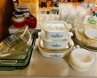 Pyrex, glassware
