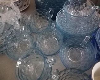 "Blue Bubble"
12 dinner plates
12 cups & saucers
16 salad/dessert plates