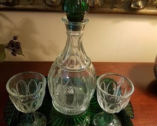 Collectible 'Emerald Accent' set by Avon