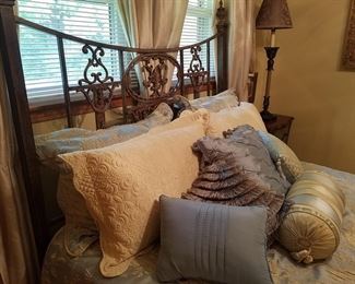 A closer look at the headboard