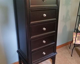 Five drawer chest