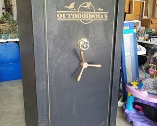 Outdoorsman gun safe (60"x30"x22")
